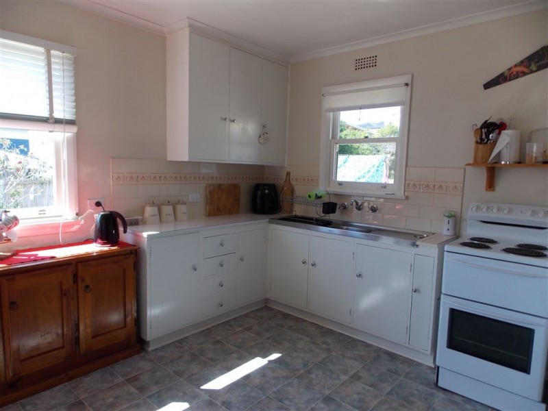 1 Elizabeth Street, Penguin TAS 7316