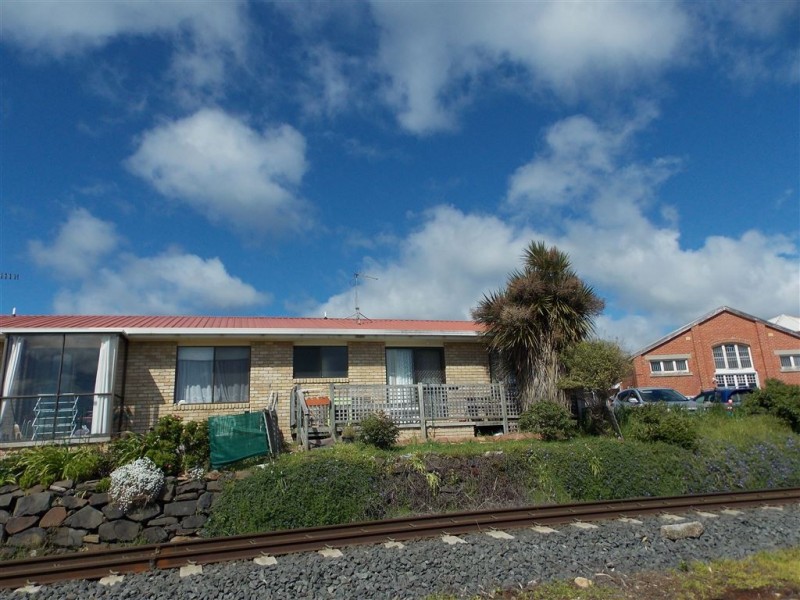9/99-101 Main Road, Penguin TAS 7316