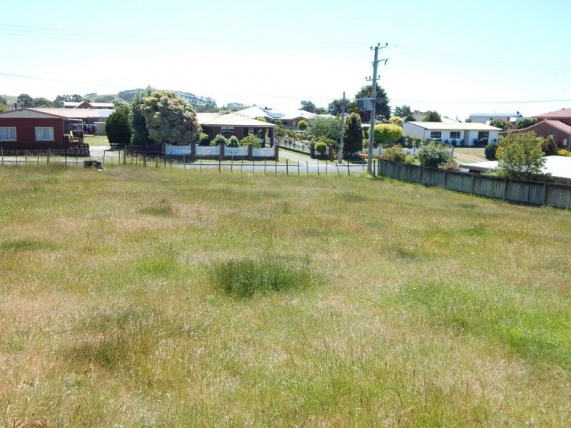 27 Pineleigh Street, Penguin TAS 7316