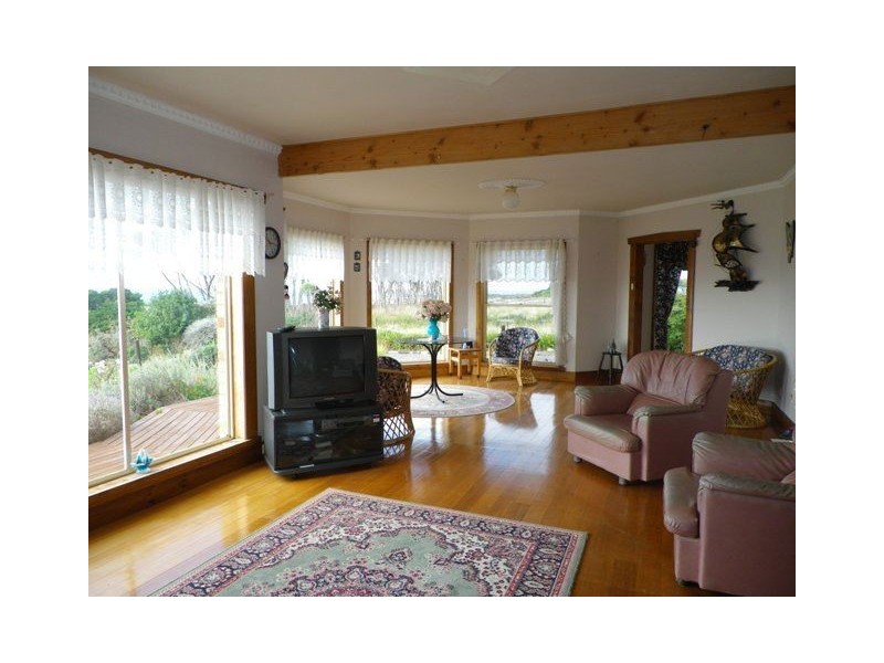 246 Main Road, Penguin TAS 7316