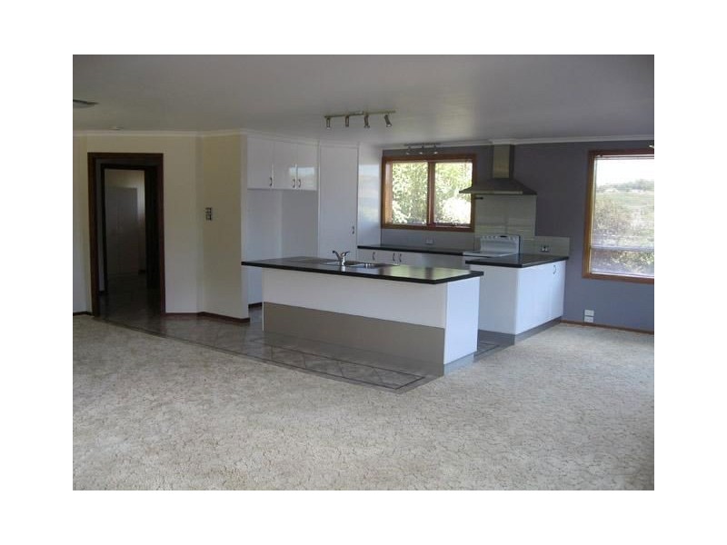 35 South Road, Penguin TAS 7316