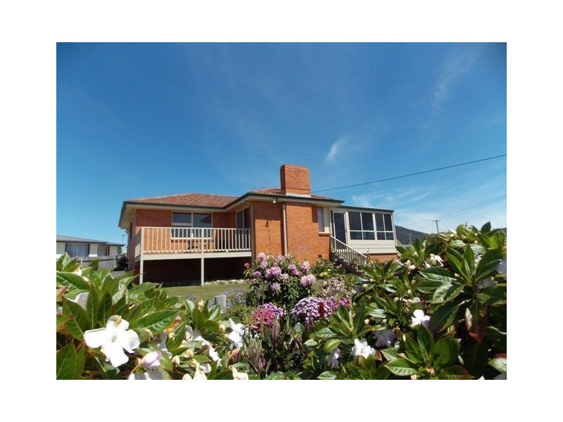 2 Hales Street, Penguin TAS 7316