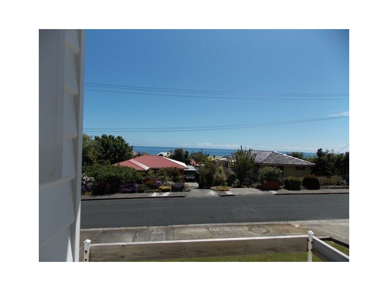 2 Hampson Street, Penguin TAS 7316