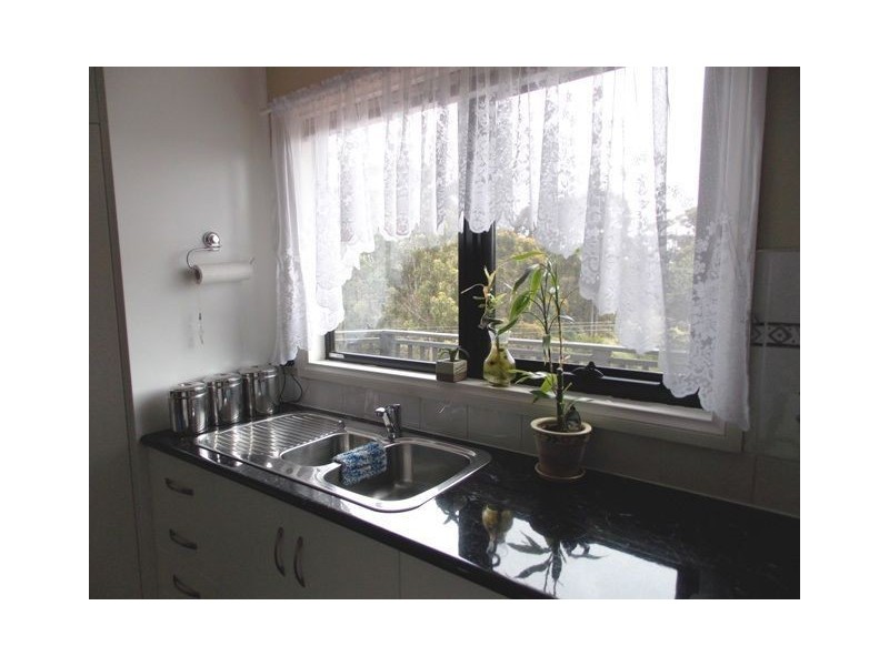 11 Evelyn Street, Penguin TAS 7316