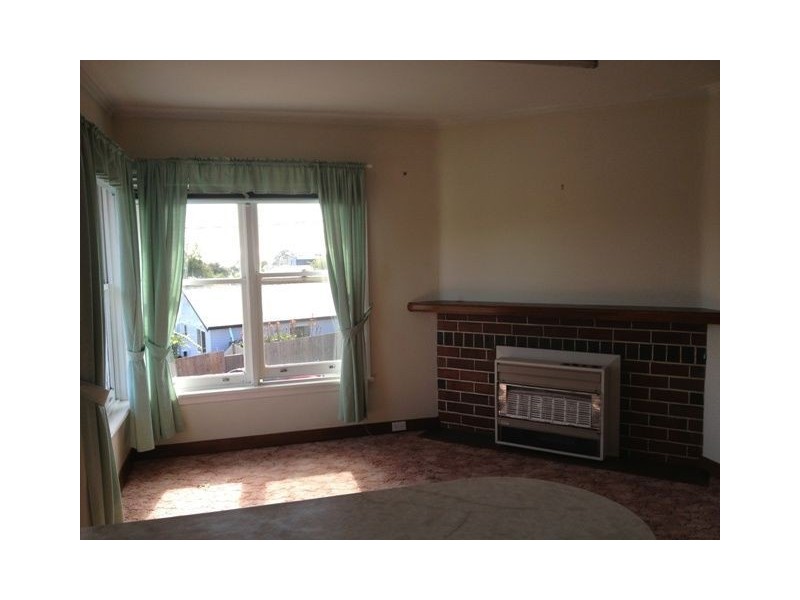 12 Elizabeth Street, Penguin TAS 7316