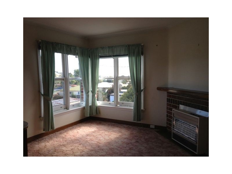 12 Elizabeth Street, Penguin TAS 7316