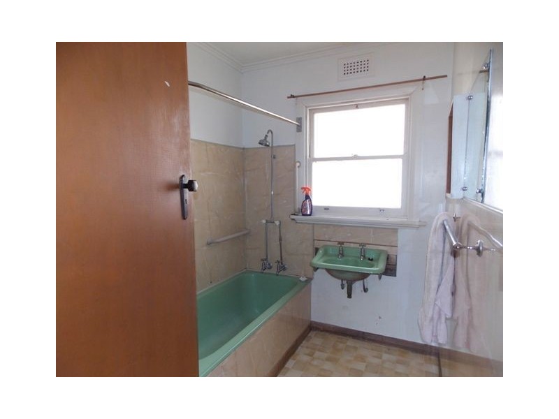 13 Elizabeth Street, Penguin TAS 7316