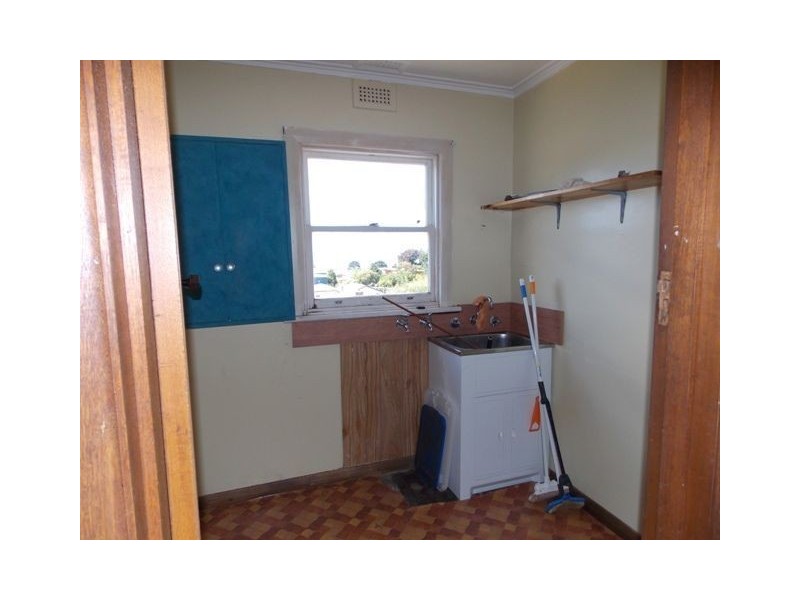13 Elizabeth Street, Penguin TAS 7316