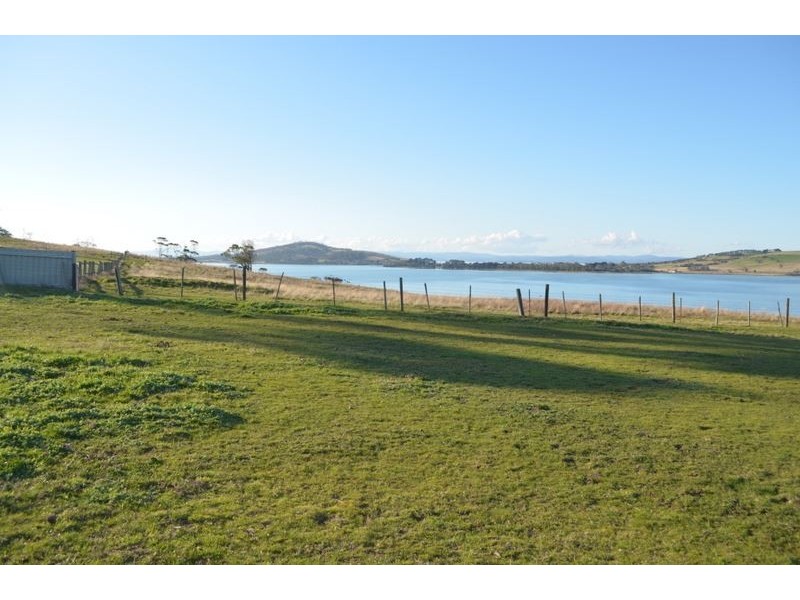 341 Clifton Beach Road, Clifton Beach TAS 7020