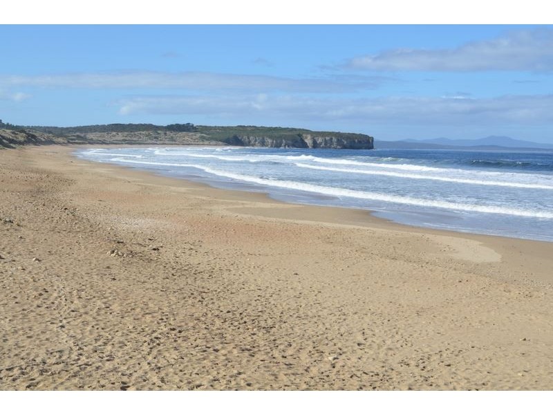 341 Clifton Beach Road, Clifton Beach TAS 7020