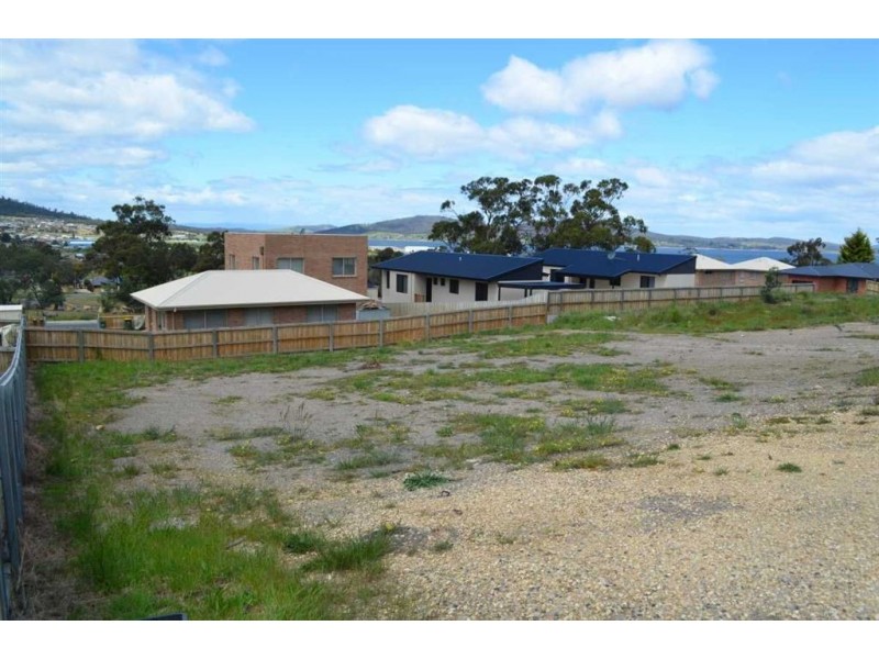 10 Emmaline Court, Rokeby TAS 7019