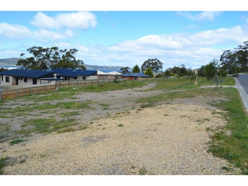 10 Emmaline Court, Rokeby TAS 7019