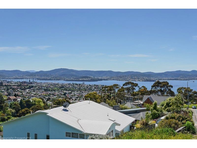 8 Oberon Court, Dynnyrne TAS 7005