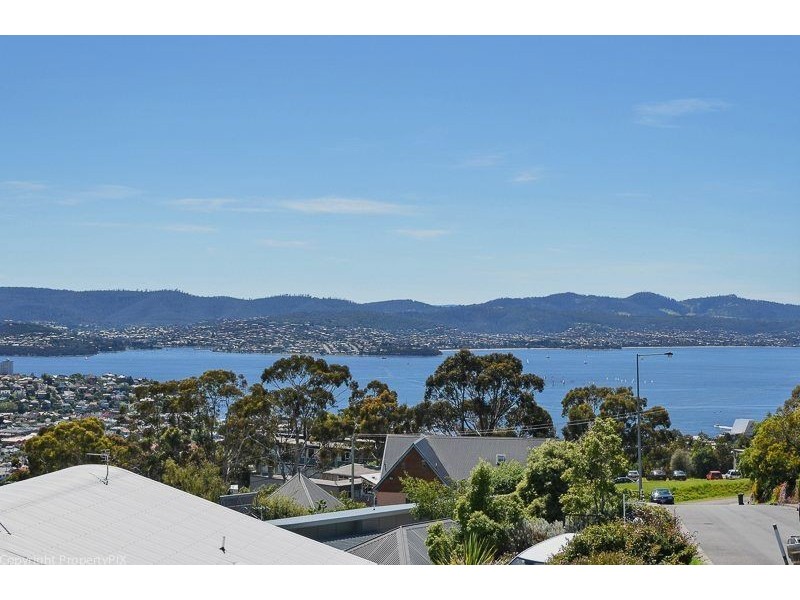 8 Oberon Court, Dynnyrne TAS 7005