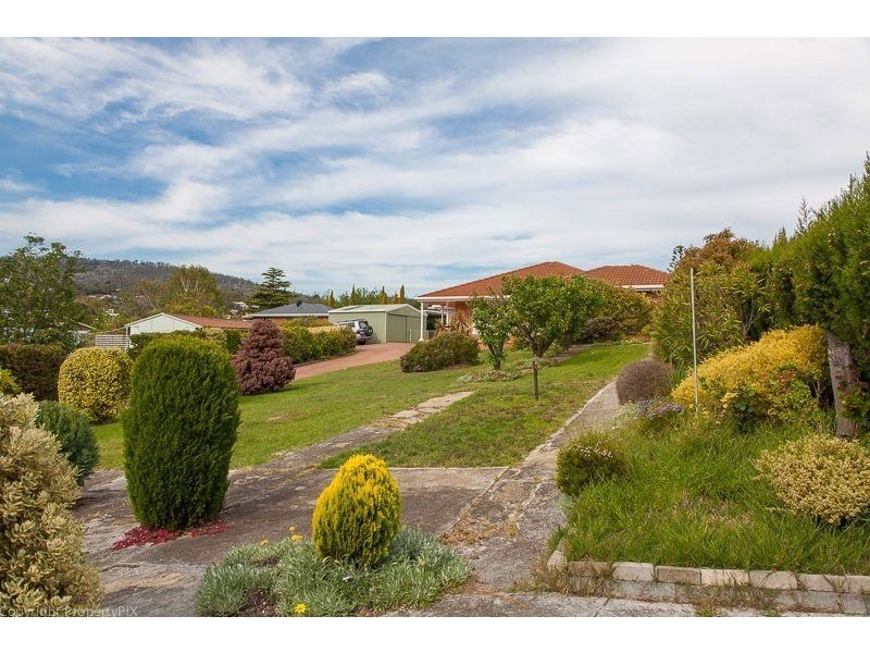 80 East Derwent Highway, Lindisfarne TAS 7015