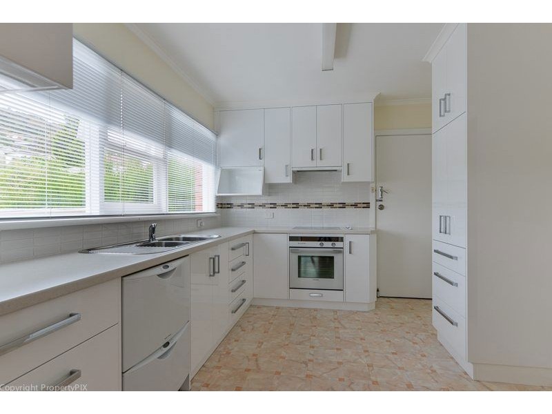 80 East Derwent Highway, Lindisfarne TAS 7015
