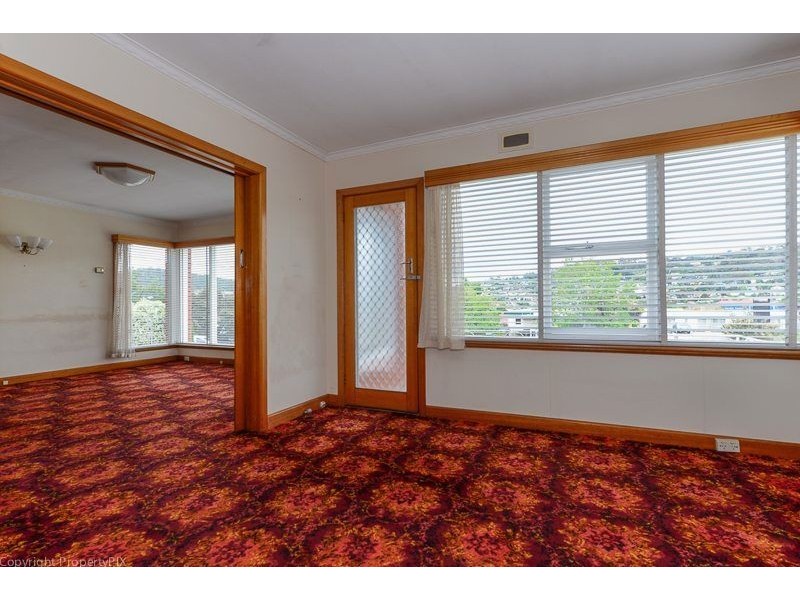 80 East Derwent Highway, Lindisfarne TAS 7015