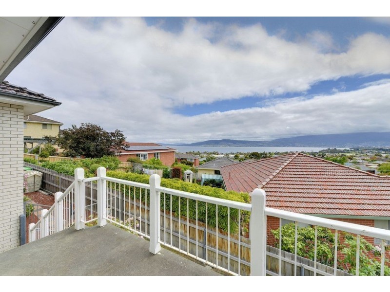 8 Eden Place, Howrah TAS 7018