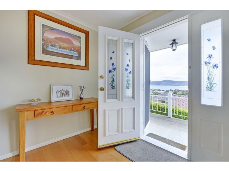 8 Eden Place, Howrah TAS 7018