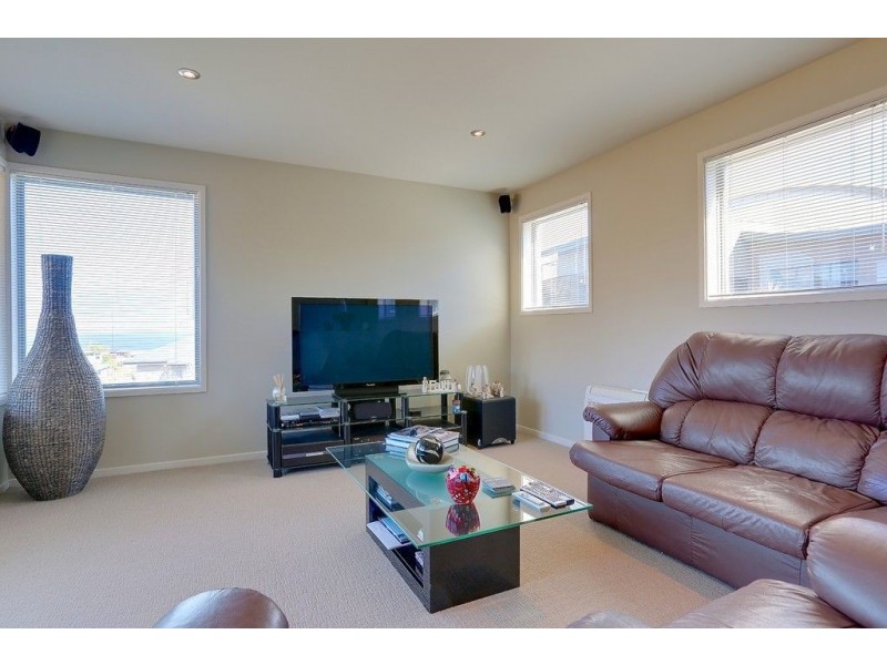 2/16 Skala Road, Tranmere TAS 7018