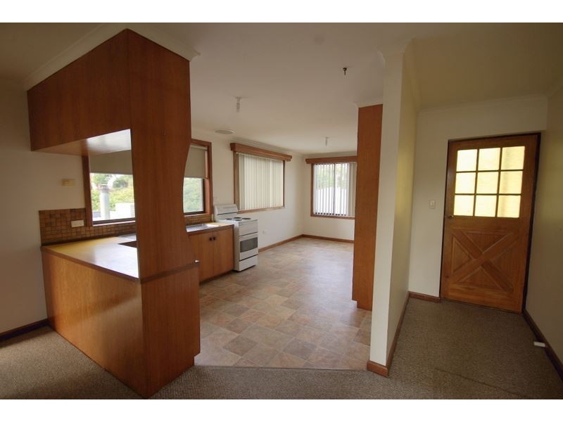 2/48 Surf Road, Seven Mile Beach TAS 7170