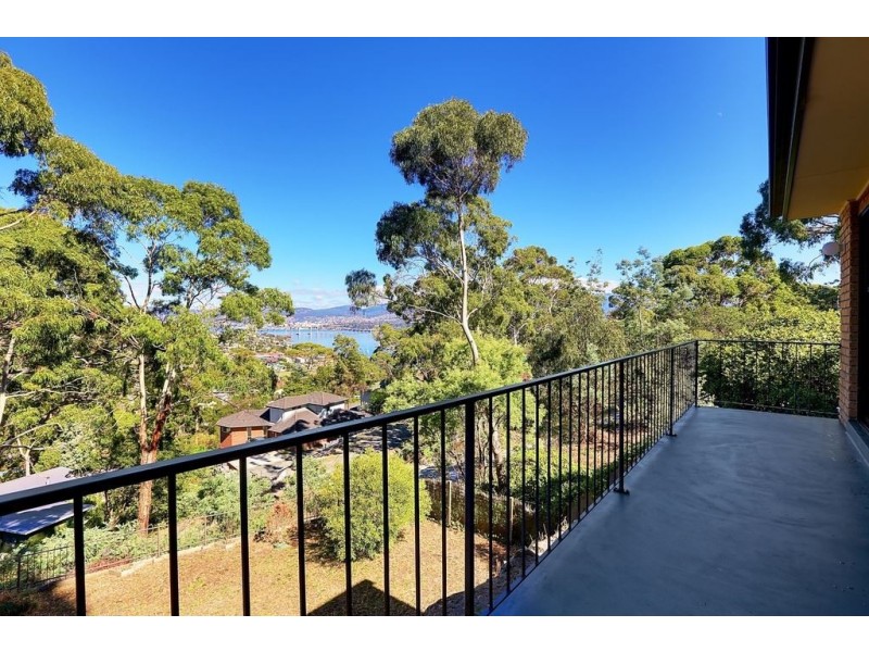 10 Nottingham Court, Lindisfarne TAS 7015