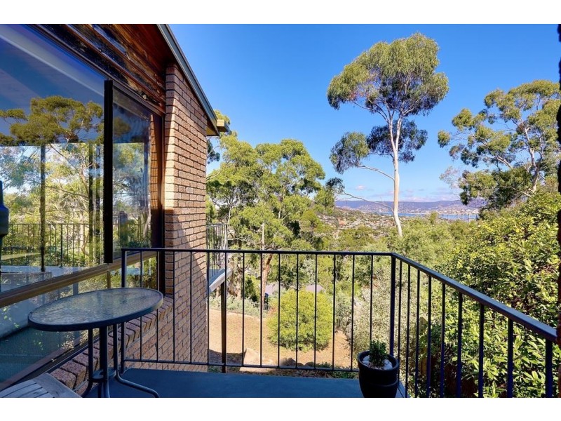 10 Nottingham Court, Lindisfarne TAS 7015