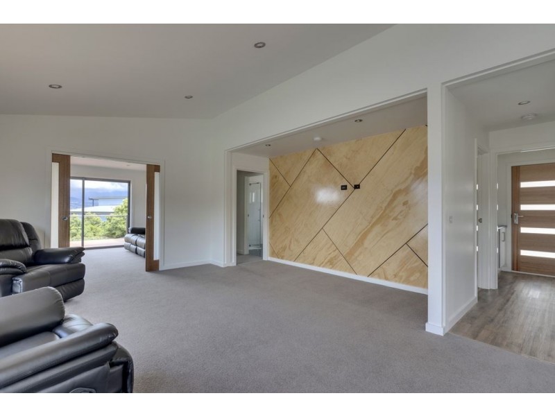 635 Oceana Drive, Tranmere TAS 7018