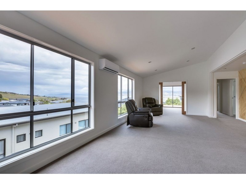 635 Oceana Drive, Tranmere TAS 7018