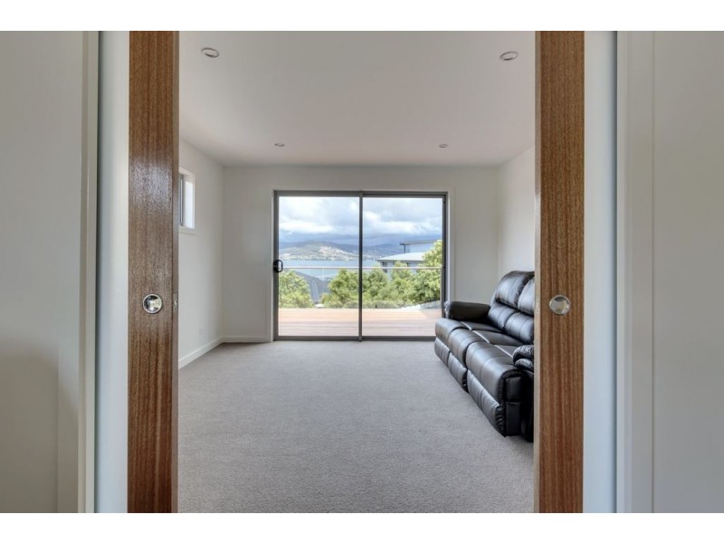 635 Oceana Drive, Tranmere TAS 7018