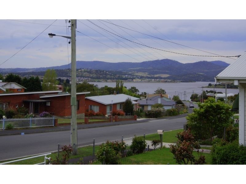 31 Hilton Road, Claremont TAS 7011