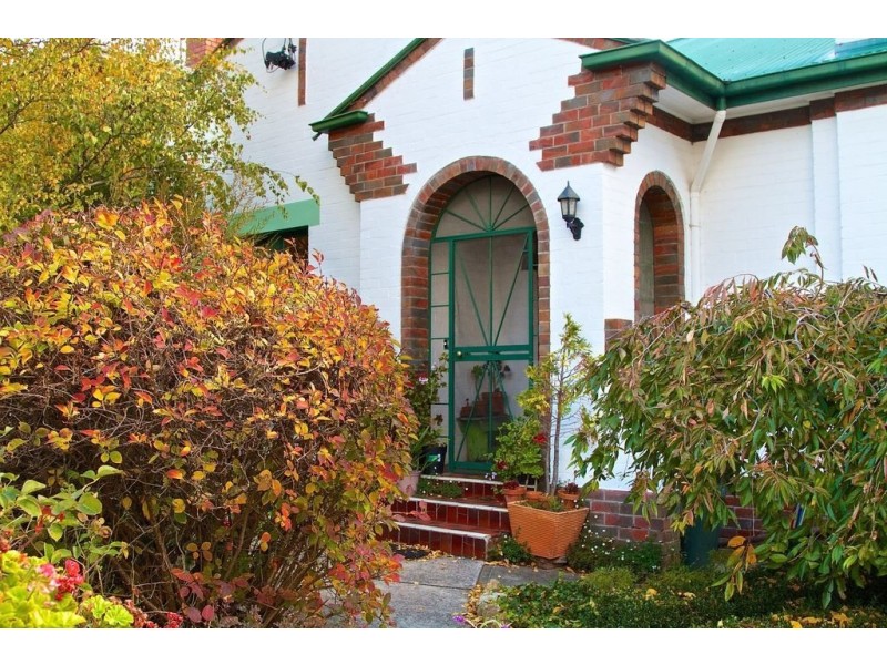13 Alt-Na-Craig Avenue, Mount Stuart TAS 7000