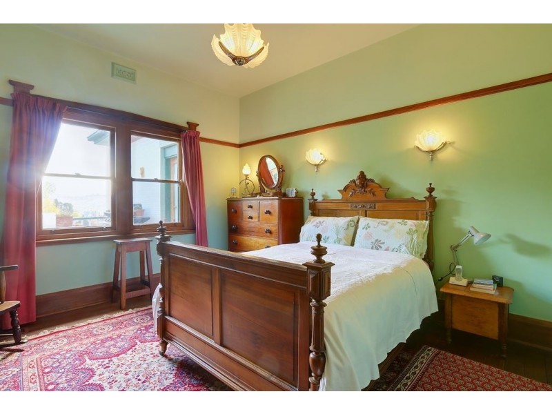 13 Alt-Na-Craig Avenue, Mount Stuart TAS 7000