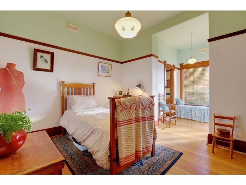 13 Alt-Na-Craig Avenue, Mount Stuart TAS 7000