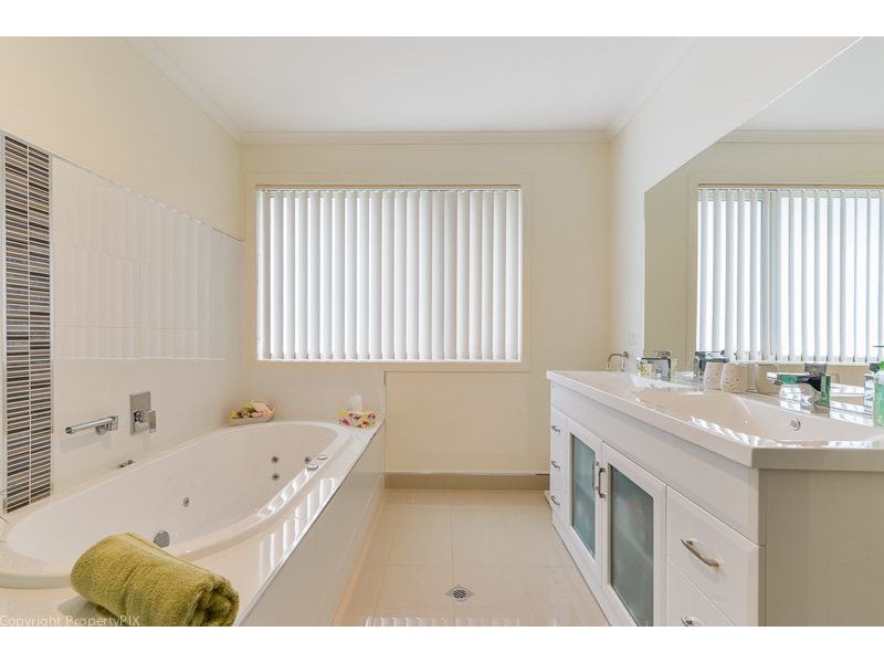 4 Vivalenett Close, Seven Mile Beach TAS 7170