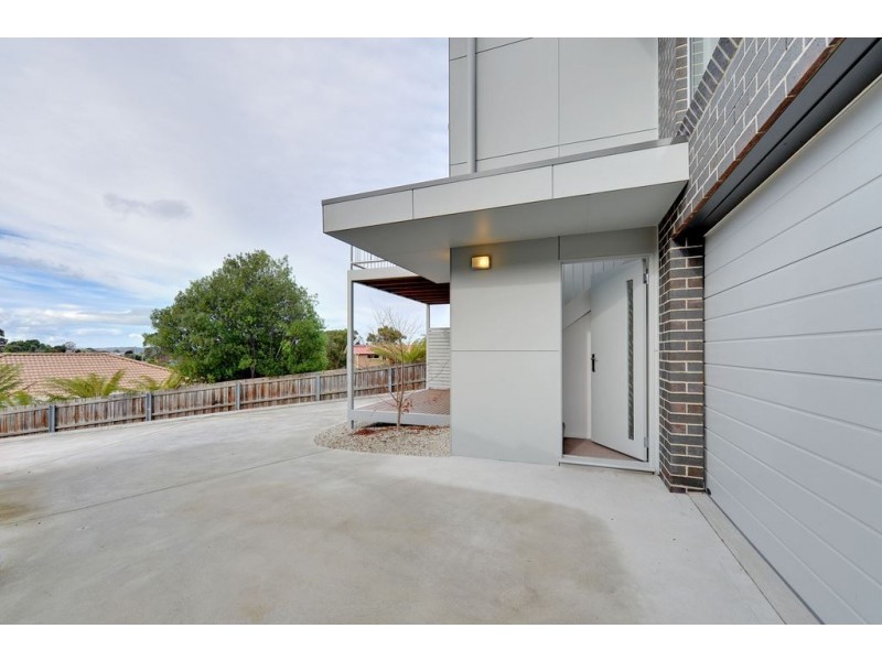 2/53 Hiern Road, Blackmans Bay TAS 7052