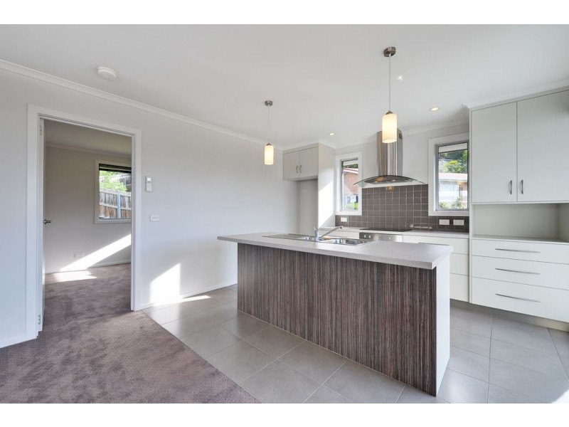 2/53 Hiern Road, Blackmans Bay TAS 7052