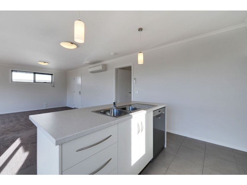 2/53 Hiern Road, Blackmans Bay TAS 7052