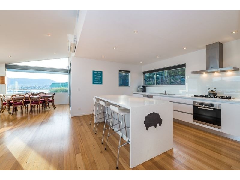 140B Derwent Avenue, Lindisfarne TAS 7015