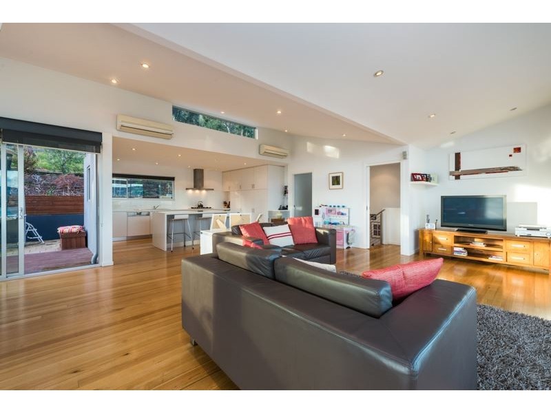 140B Derwent Avenue, Lindisfarne TAS 7015