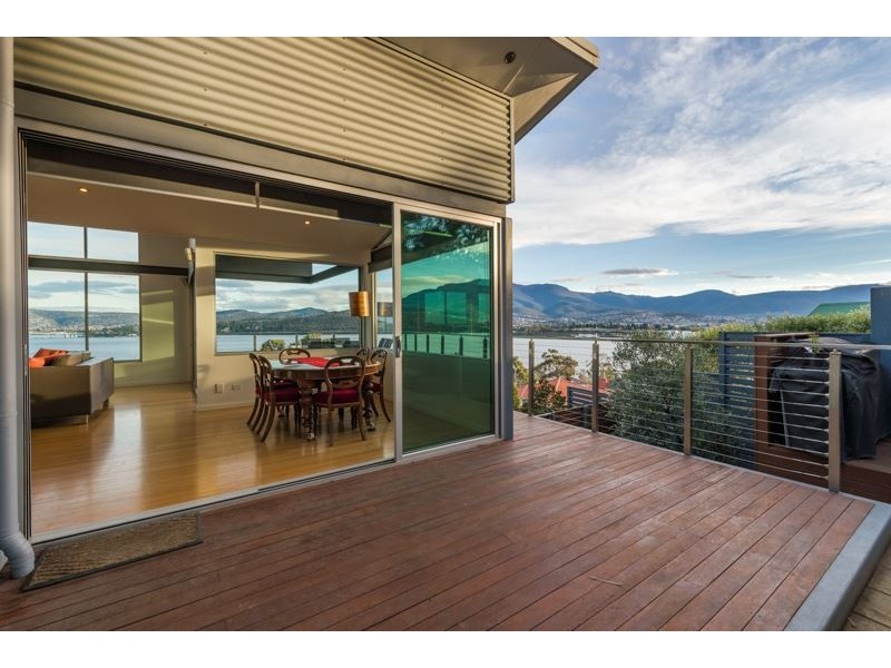 140B Derwent Avenue, Lindisfarne TAS 7015