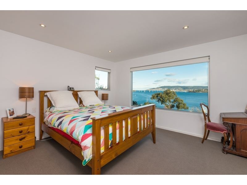 140B Derwent Avenue, Lindisfarne TAS 7015