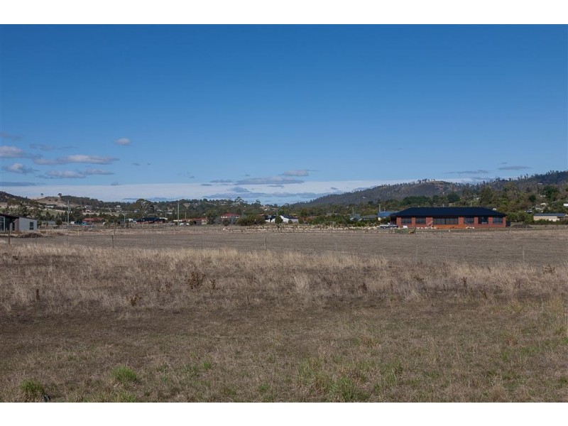 37 International Close, Acton Park TAS 7170