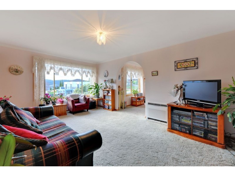 1/33 Buckingham Drive, Howrah TAS 7018