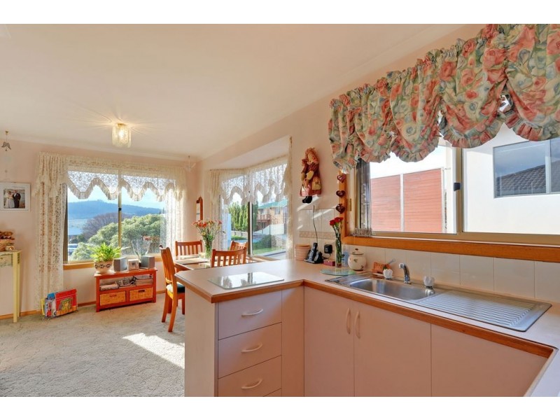1/33 Buckingham Drive, Howrah TAS 7018
