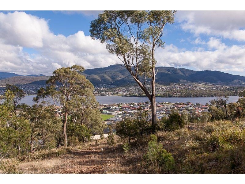 33 Grevillea Avenue, Old Beach TAS 7017