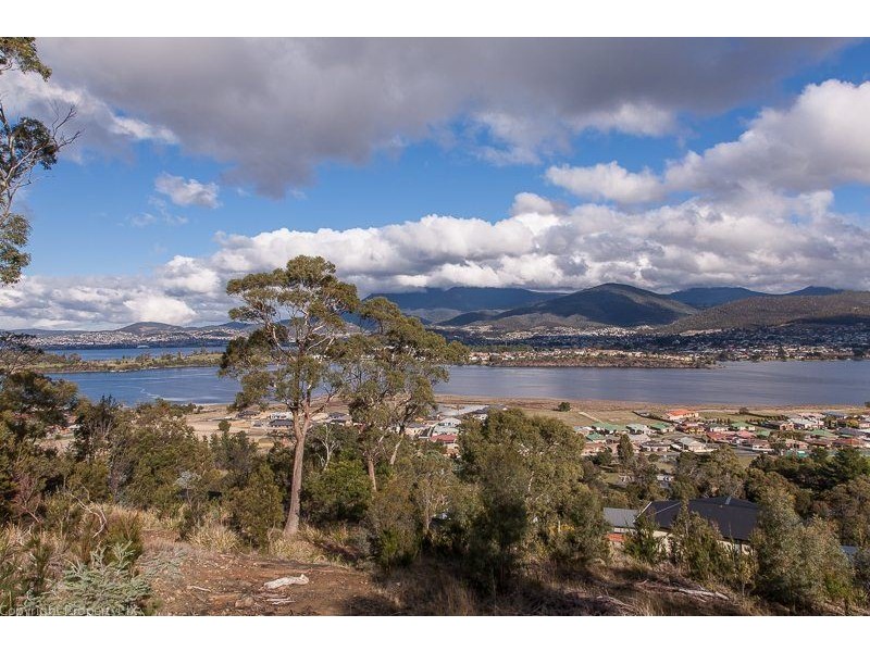 33 Grevillea Avenue, Old Beach TAS 7017