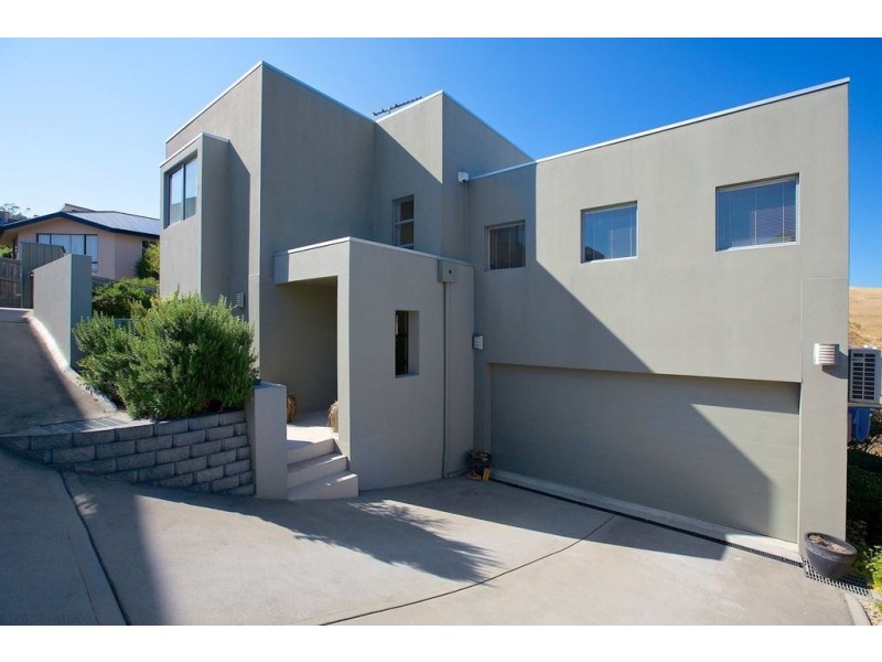 2/16 Skala Road, Tranmere TAS 7018