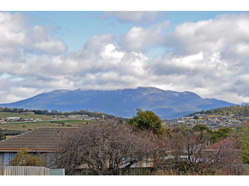 2/146 Rockingham Drive, Clarendon Vale TAS 7019