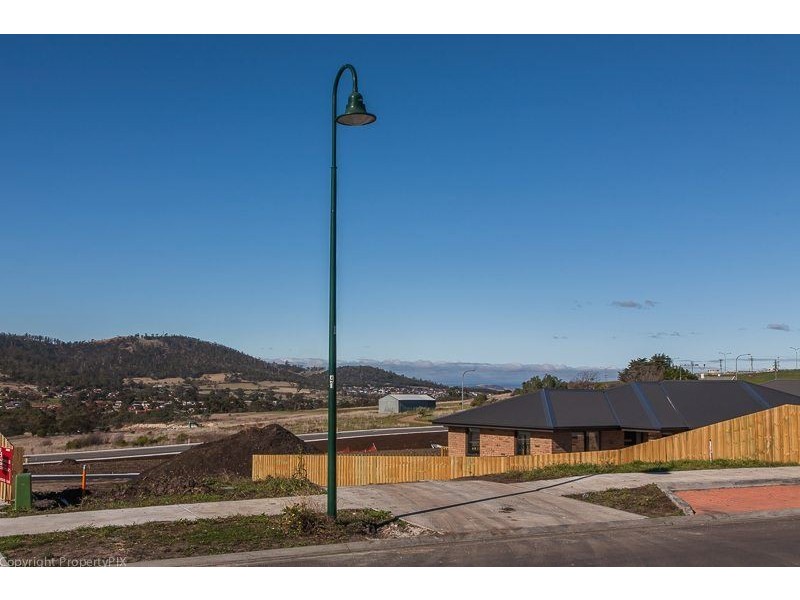 17 Hance Road, Howrah TAS 7018